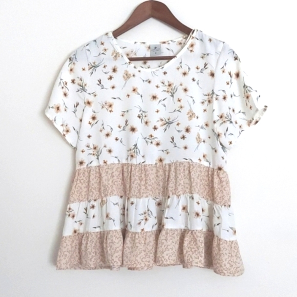 Floral Neutral Top size Medium